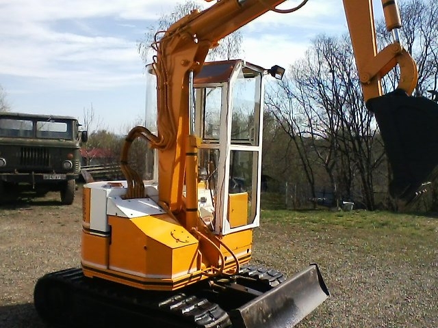 Мини-экскаватор KOMATSU SB15S