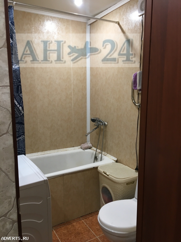 Продам 3-комнатную квартиру в центре.