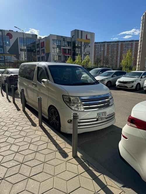 Автомобиль Nissan Elgrand E51 3. 5l 4WD