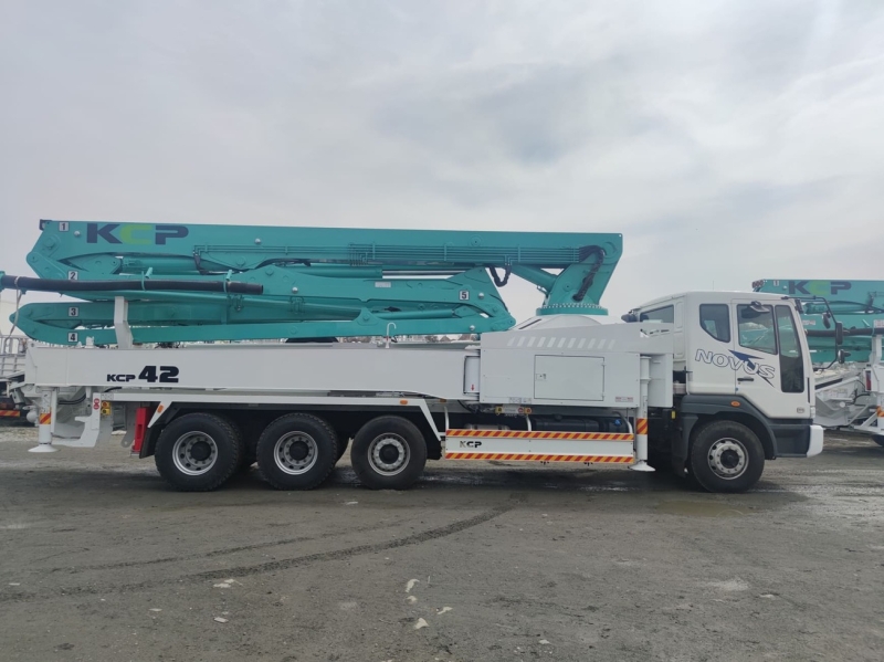 Автобетононасос KCP42ZX5170 на шасси DAEWOO NOVUS CL4D3 8х4