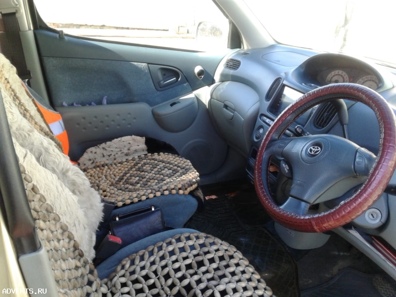 Автомобиль Toyota Fun kargo
