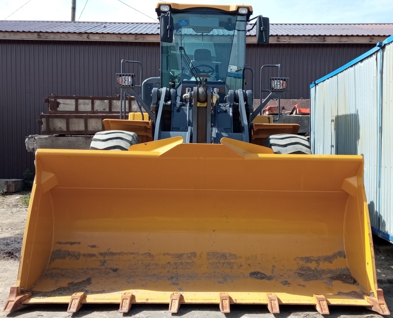 Фронтальный погрузчик XCMG ZL60GV аналог замена эквивалент трактора погрузчика, узнайте погрузчик сколько, где продажа спецтехники и купить