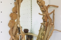 Зеркало из деревянных спилов