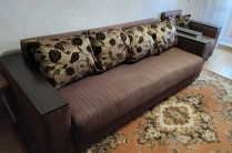 Продам недорого диван с креслом