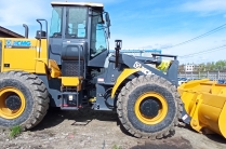 Фронтальный погрузчик XCMG ZL60GV аналог замена эквивалент трактора погрузчика, узнайте погрузчик сколько, где продажа спецтехники и купить