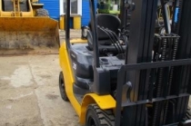 Вилочный погрузчик Komatsu FG25T-17