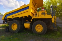 Карьерный самосвал БЕЛАЗ - 7 555Е